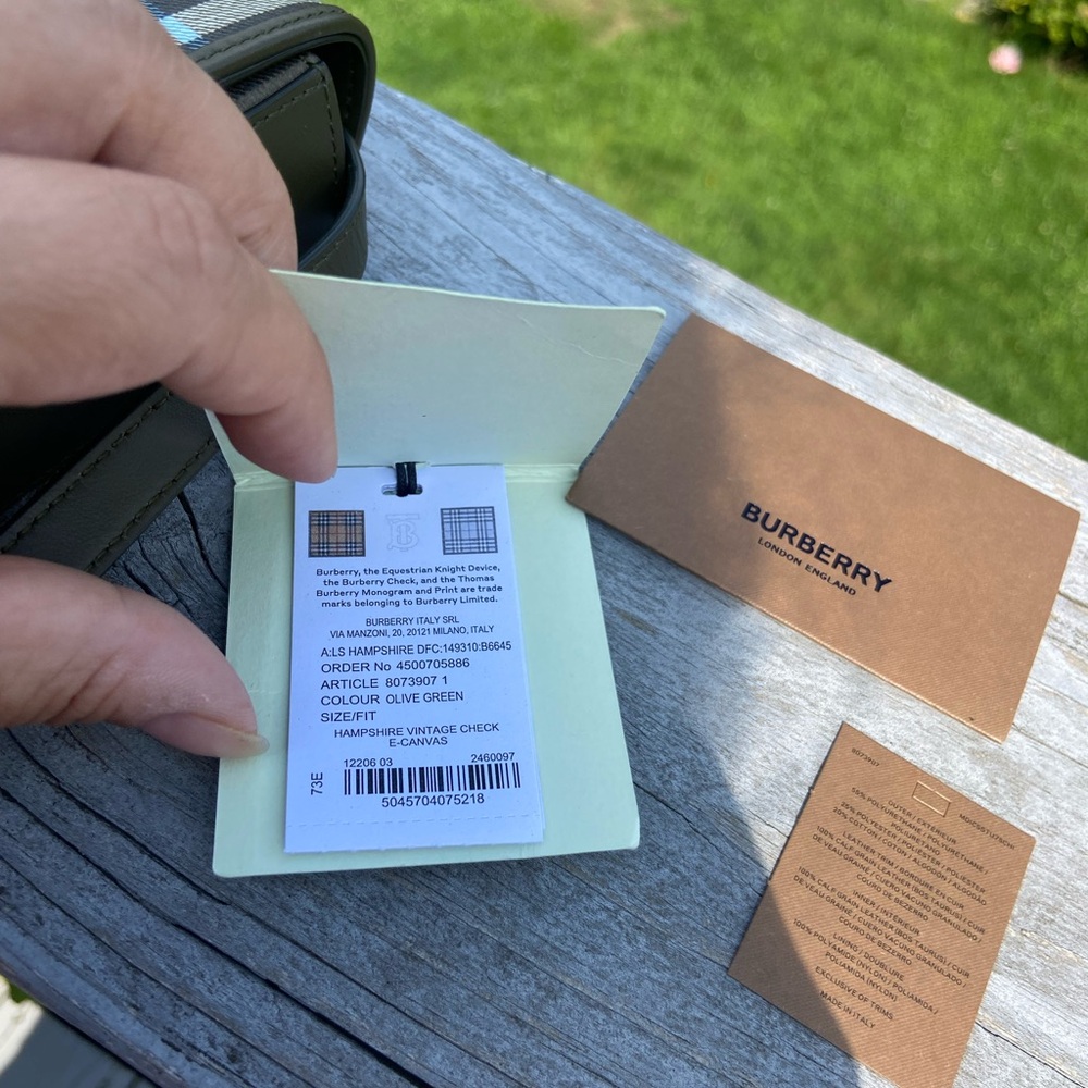 Burberry Hampshire Bag - Picture 13 of 15